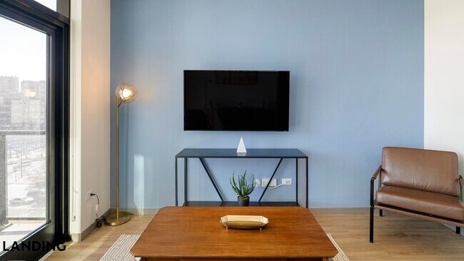 Photo - 513 S Damen Ave Unidad 702