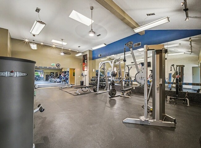Photo - 5530 Owensmouth Ave Unidad 233