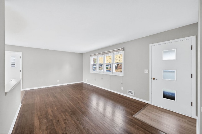 Photo - 3953 Arthur St NE