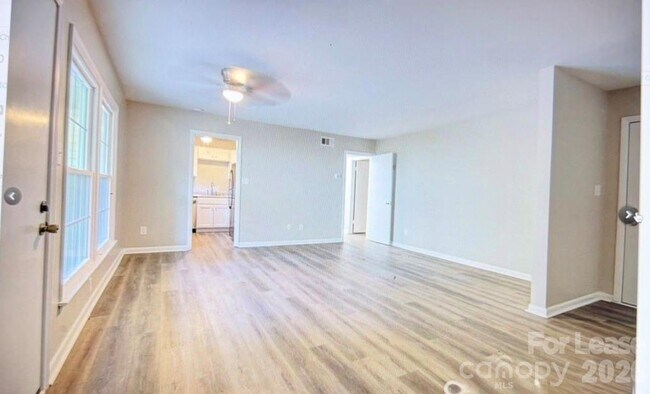 Photo - 4615 Coronado Dr Unidad F