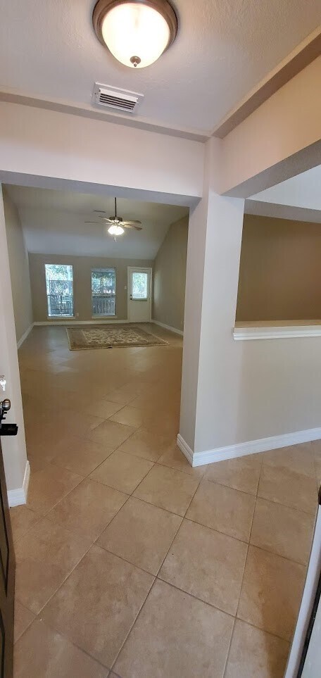 Photo - 1207 Toby Ln