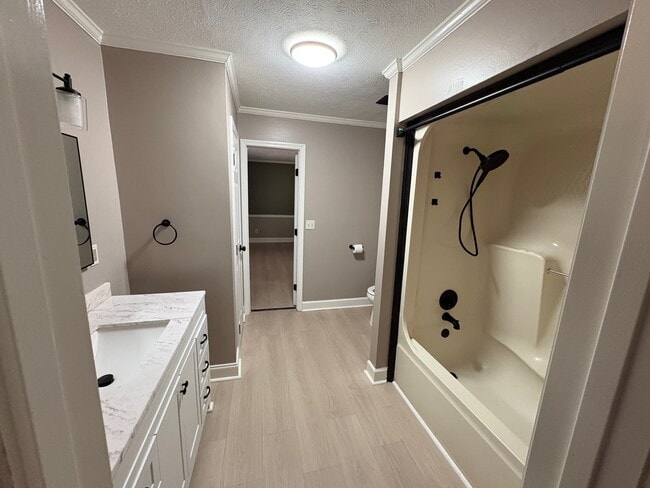 Photo - 246 Park Rd SW Unit A