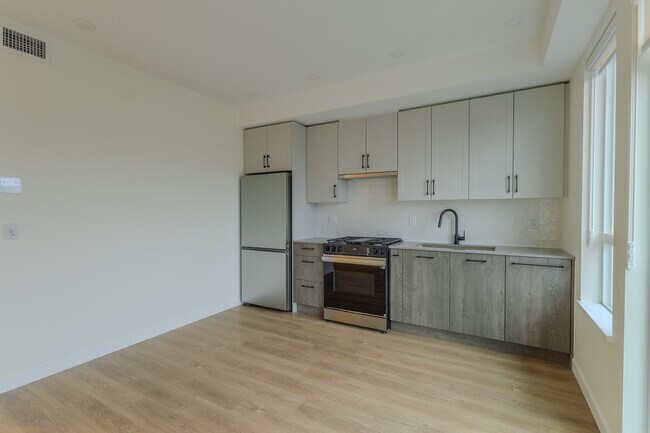 Photo - 27309 Fraser Hwy