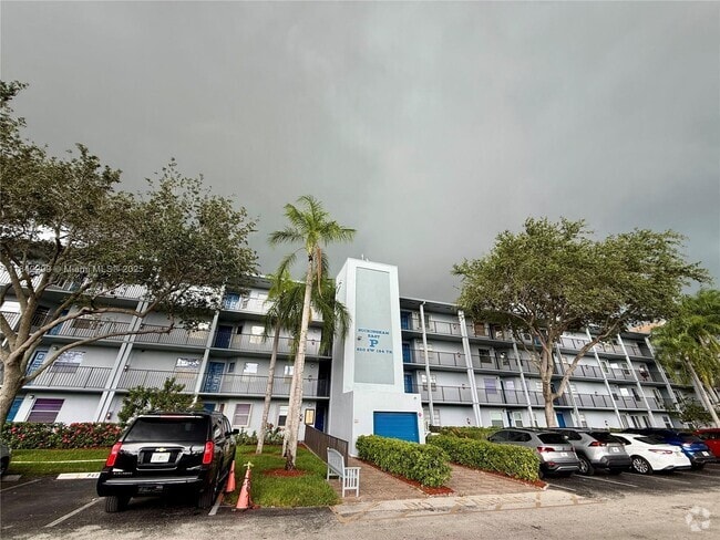 Building Photo - 650 SW 124th Terrace Unit 108P Rental