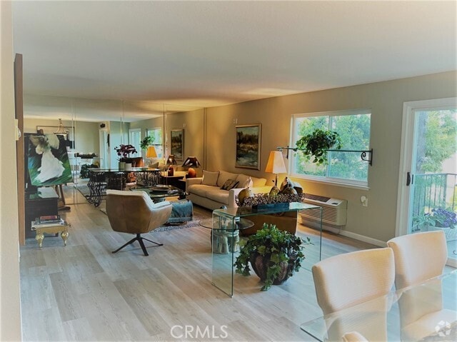 Building Photo - 2370 Via Mariposa W Unit 1C Rental