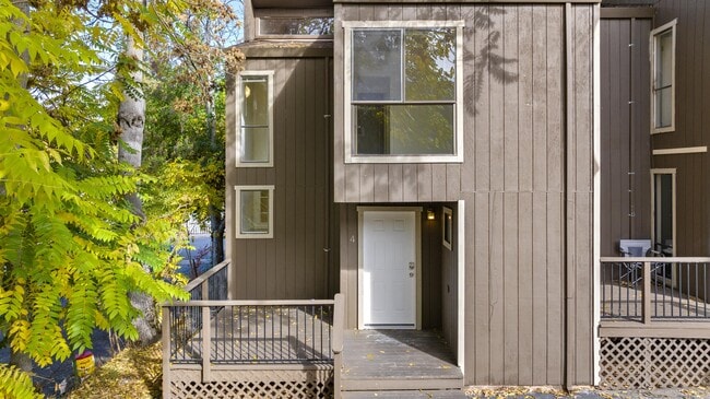 Photo - 302 Pleasant St House