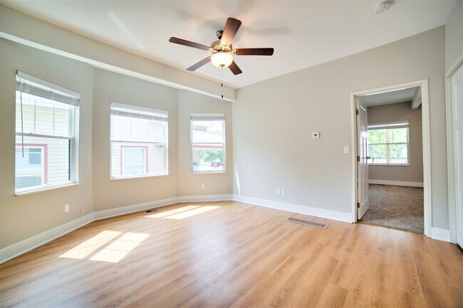 Photo - 3004 West St Unidad 102