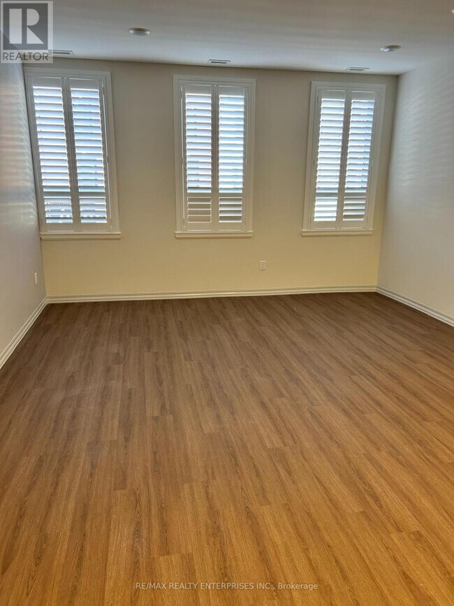 Photo - 845 2nd Ave E Unité #203