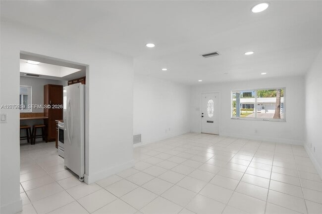Photo - 310 Leisure Blvd