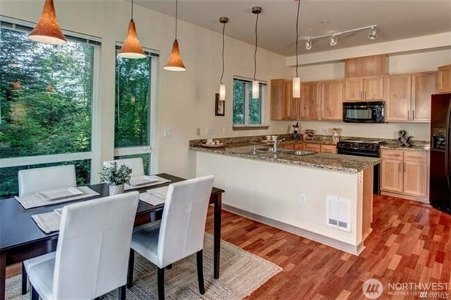 Photo - 2bd/1.75ba Kirkland Condo Unit 325