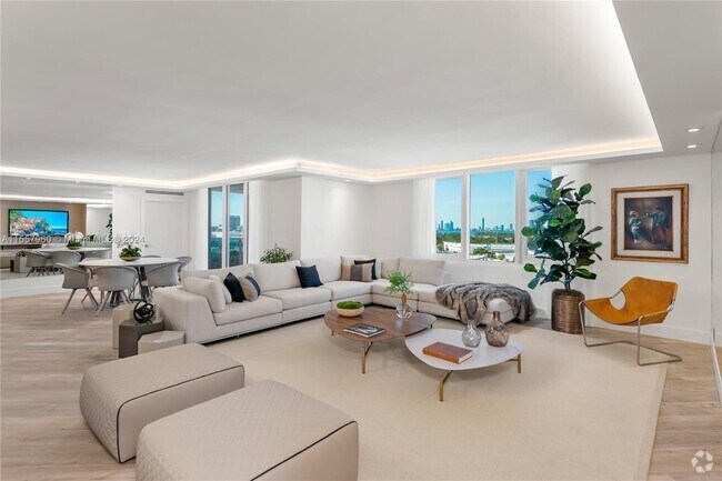 Building Photo - 2301 Collins Ave Unit 1432 Rental