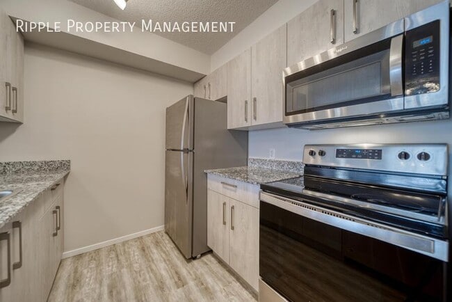 Photo - AMAZING 2 BEDS/ 2 BATHS + DEN CONDO | UNDERGROUND PARKING Unit 1603