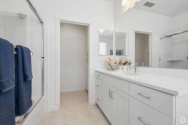 Plan 2 Alt 3BR, 2.5BA - 1,586SF - Second Bathroom