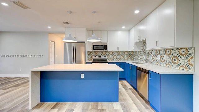 Building Photo - 1050 SW 11th St Unit 1052