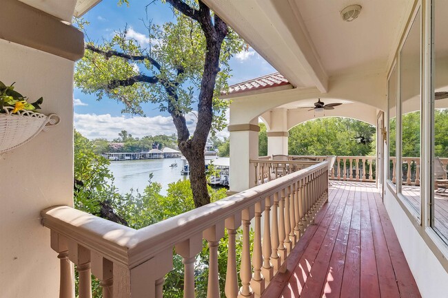 Photo - 327 Elm Lodge Dr