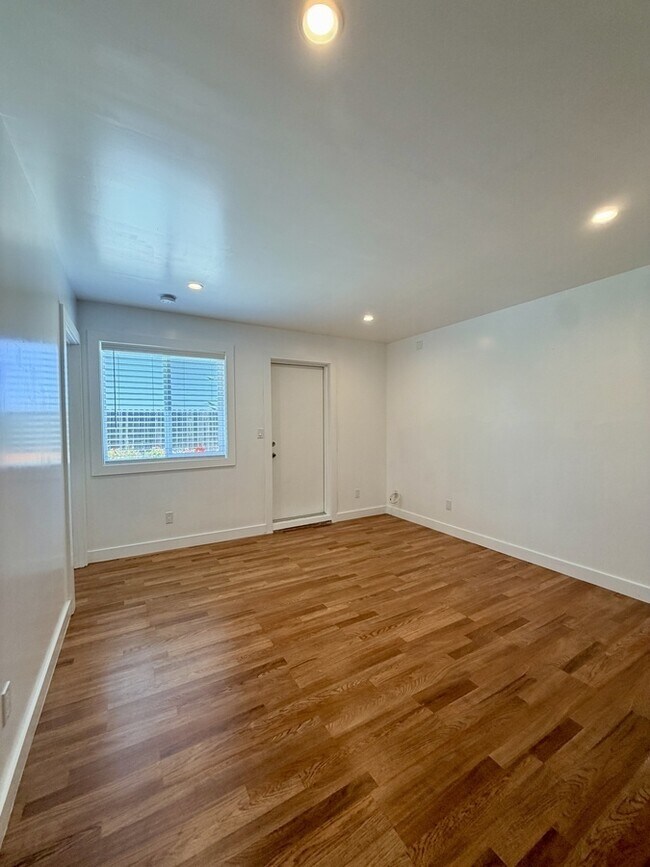 Photo - 17 Oakridge Dr Unit A