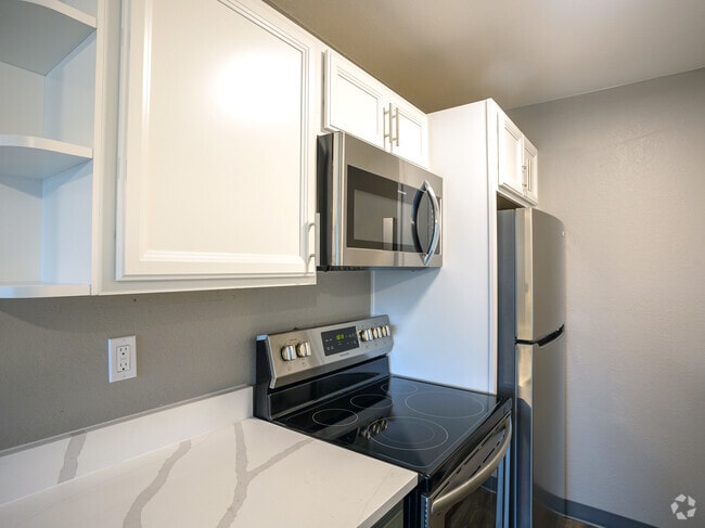 1BR, 1BA - 550SF