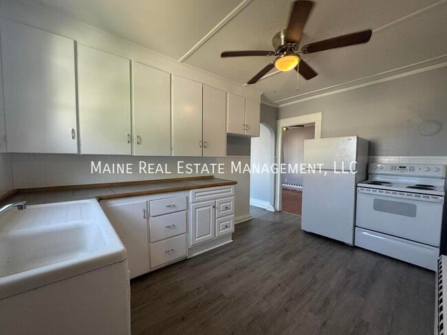 Building Photo - 1 Bellevue St Unit 3 Rental