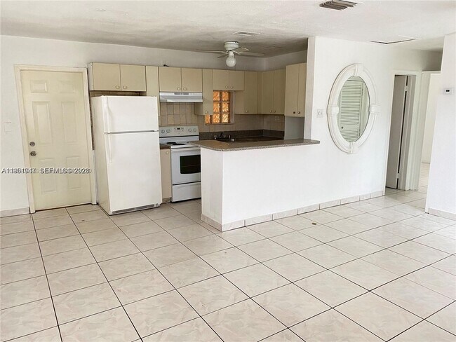 Photo - 3621 SW 46th Ave Unit 0