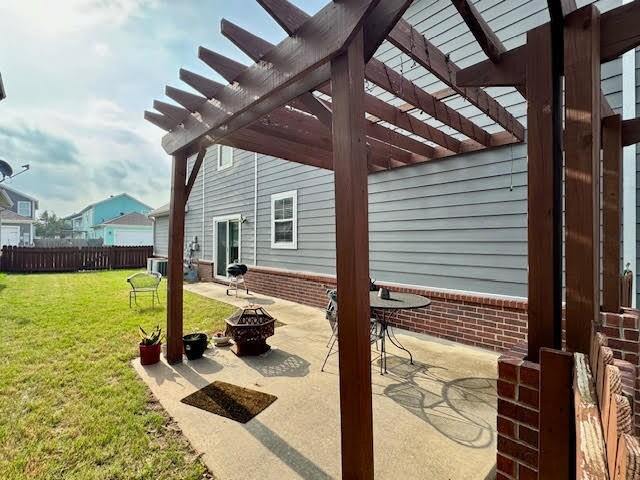 Photo - 592 N Longfellow Ln