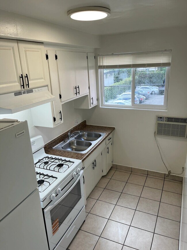 Photo - 1819 N. Ivar Avenue,