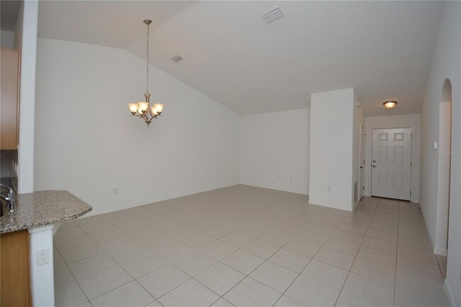 Photo - 33 Rosecroft Ln