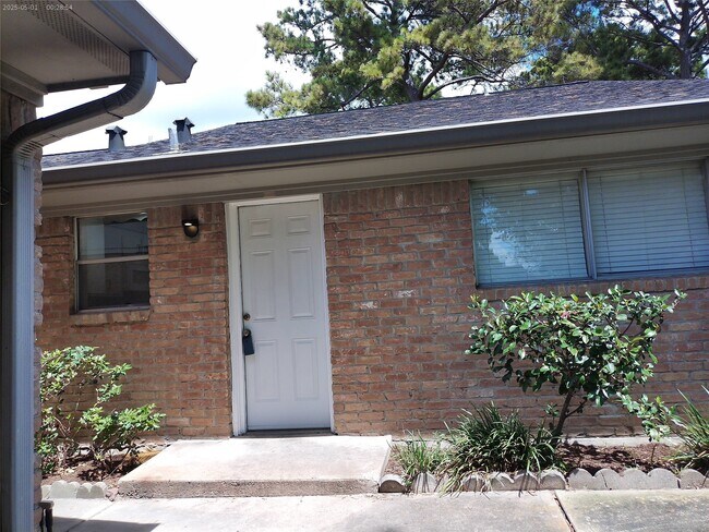1102 W Tri Oaks Ln Unit 103