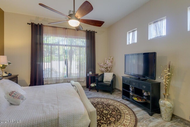 Photo - 3922 E Carson Rd