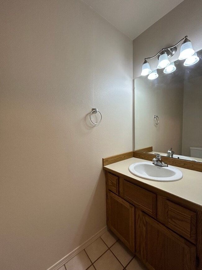 Photo - 2 Bedroom Condo with Washer/Dryer in Home