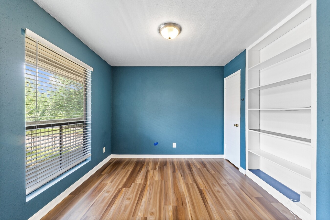 Photo - 2120 Wilcrest Dr Unidad True