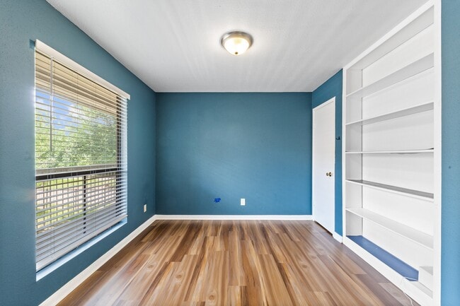 Photo - 2120 Wilcrest Dr Unidad True