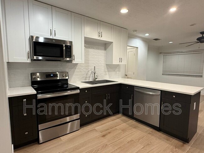 Photo - 5505 S Lois Ave