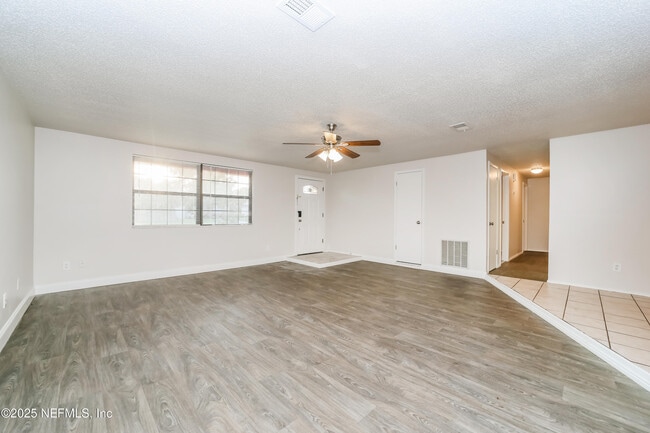 Photo - 2887 Gatling Blvd