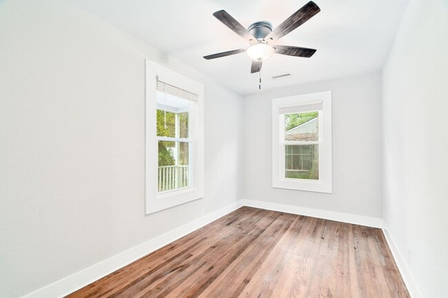 Photo - Stylish Lowcountry Comfort Near the Heart ...