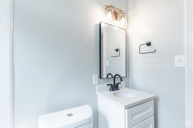2BR, 1BA - Ashland Crossing