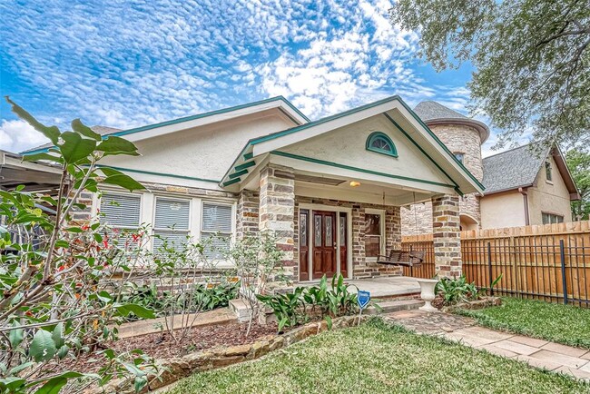 Photo - 707 Peden St House