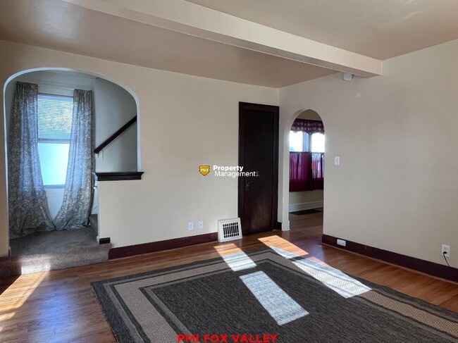 Photo - NICE house with wood floors