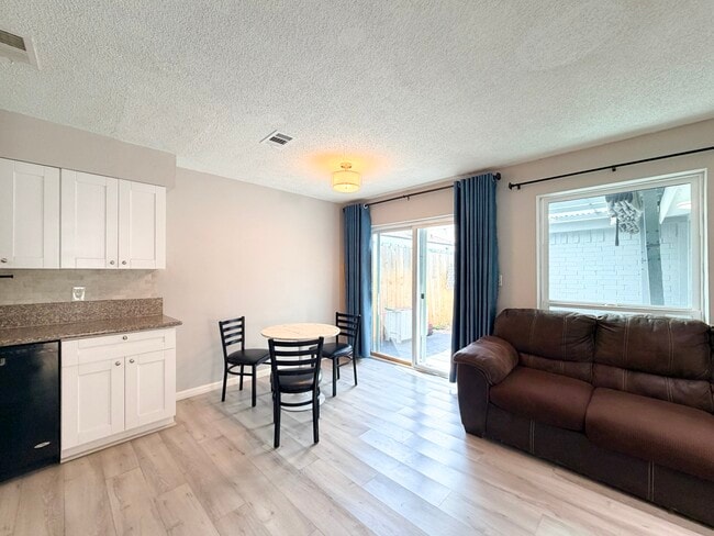 Photo - 6506 Briar Glade Dr