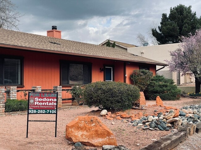Building Photo - VILLAGE OF OAK CREEK Rental