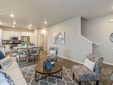 Photo - 856 NE Larkspur Ave