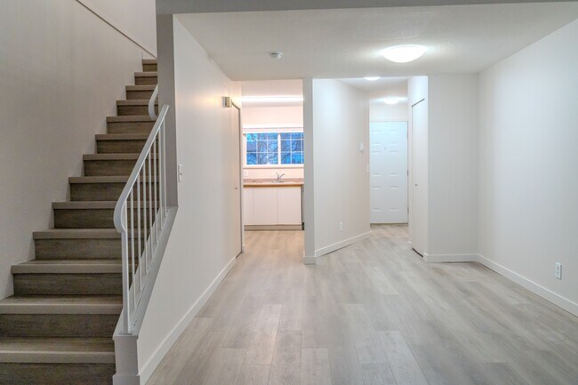 2 bedroom - Living room to Kitchen