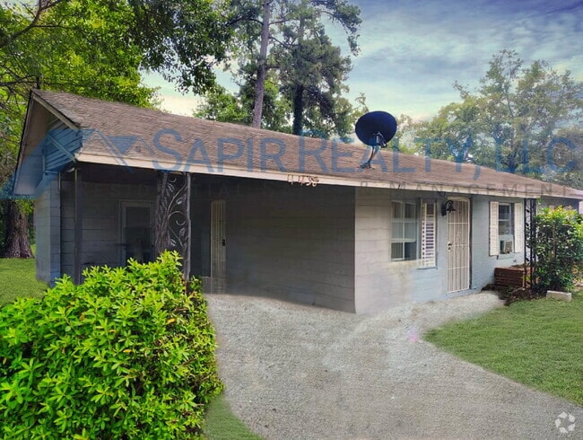 Building Photo - 4458 Pinedale Dr Rental