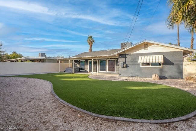 Building Photo - 908 Bonita Ave