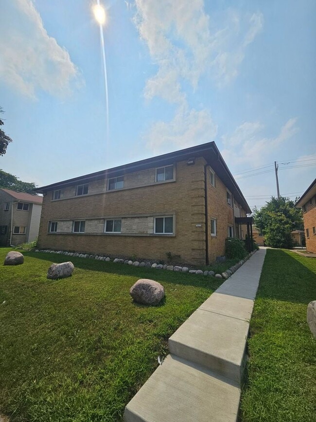 Building Photo - 7825 W Hampton Ave Rental