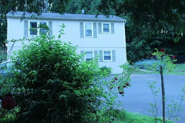 92 Oak Street, Apt.1, Brewster, NY 10509 - 92 Oak St Unit 1