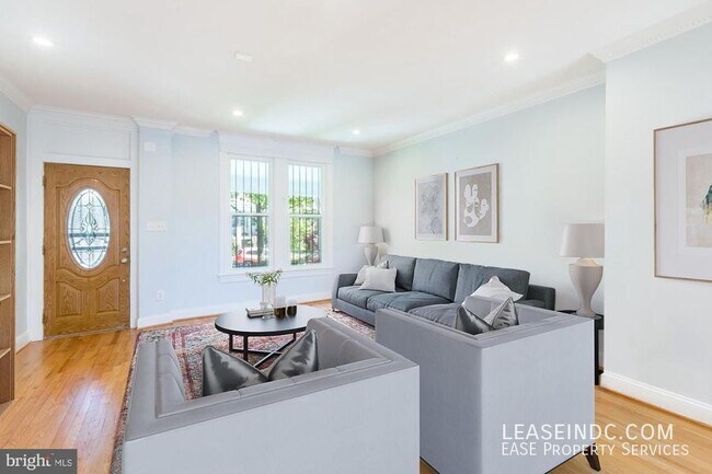 Photo - 624 Irving St NW