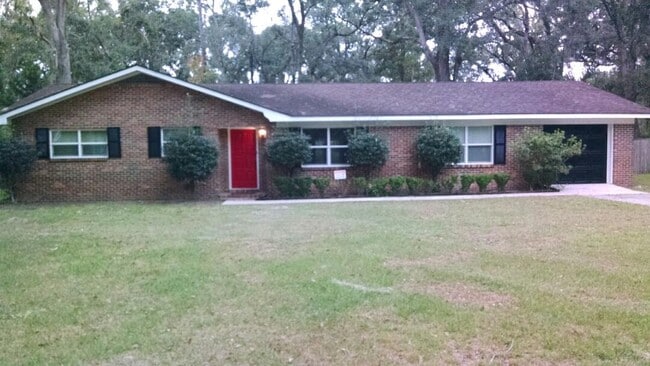 Photo - 831 Devon Dr