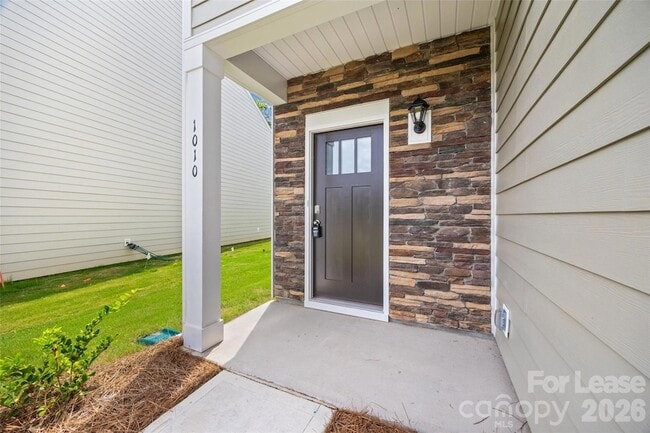 Photo - 1010 Two Brothers Ln