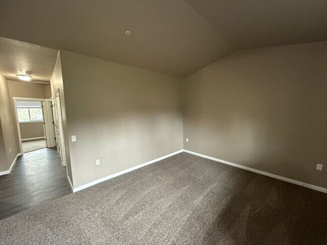 Photo - 4261 Hawthorne Ave NE Unidad 319