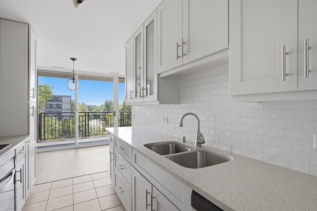 Photo - 5950 Oakwood Dr Unit 4A